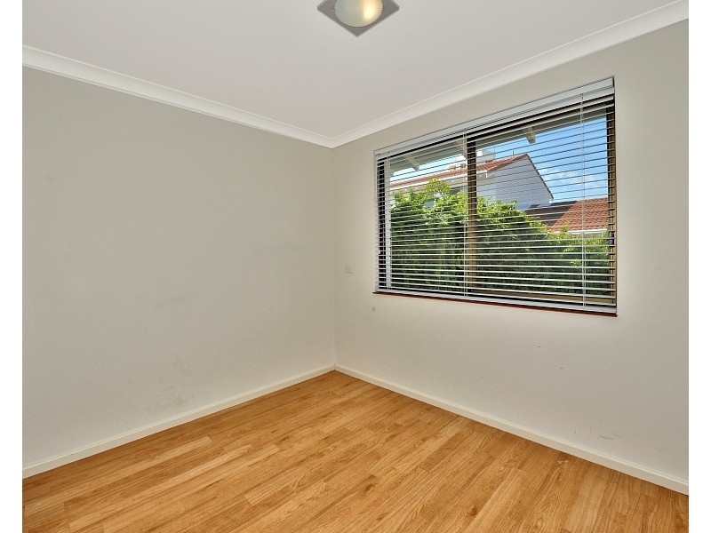 16/35B Halls Head Pde, Halls Head WA 6210