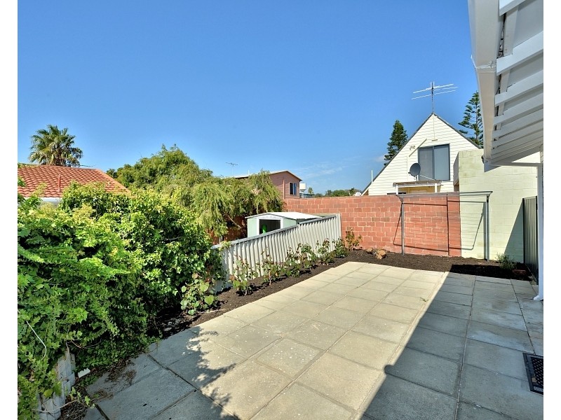 16/35B Halls Head Pde, Halls Head WA 6210