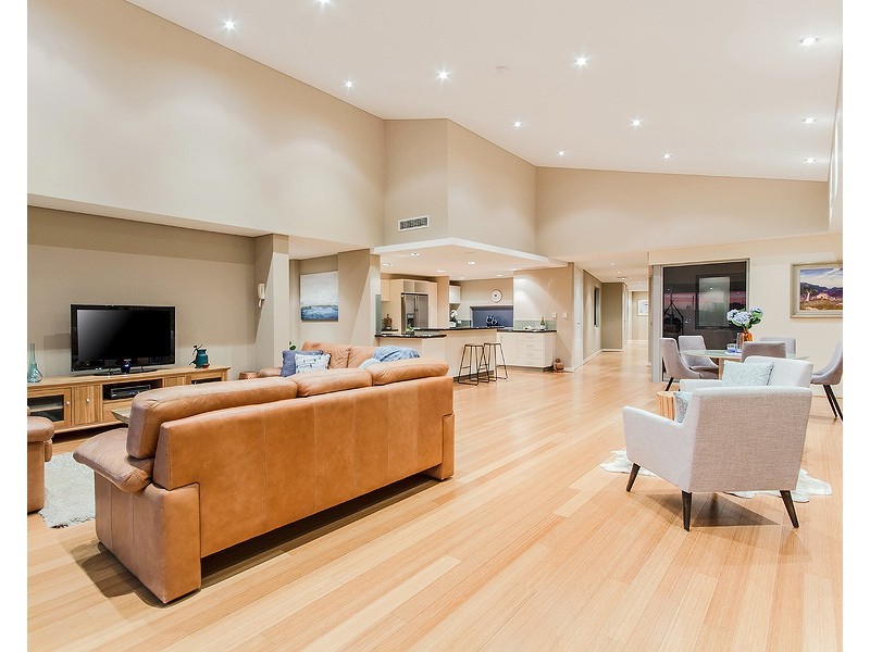 36A Spinnaker Quay, Mandurah WA 6210