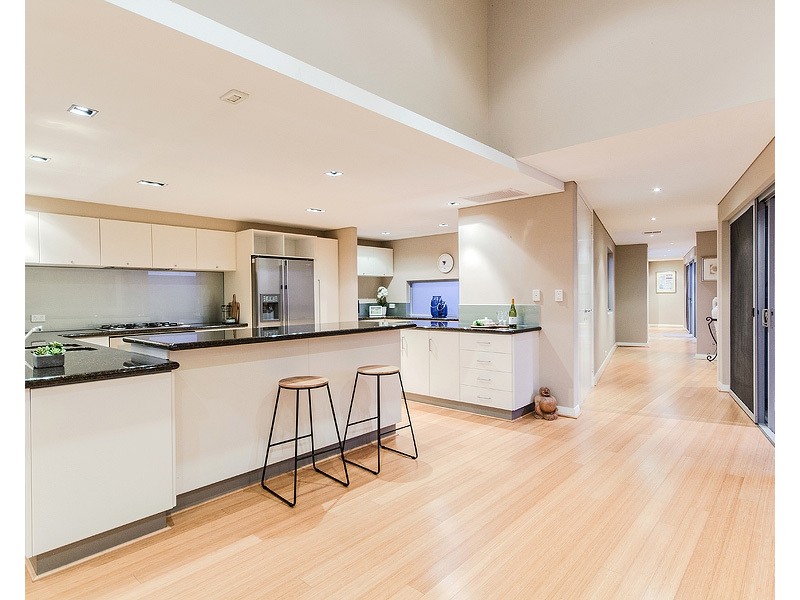 36A Spinnaker Quay, Mandurah WA 6210