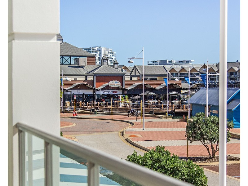 2/1 Breakwater Pde, Mandurah WA 6210