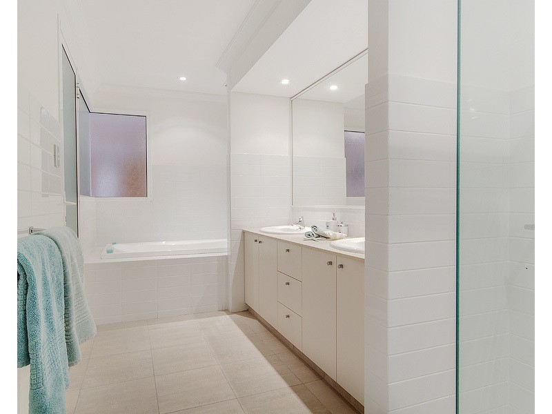 2/1 Breakwater Pde, Mandurah WA 6210