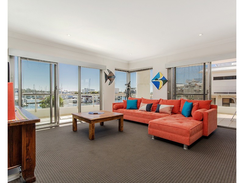 2/1 Breakwater Pde, Mandurah WA 6210
