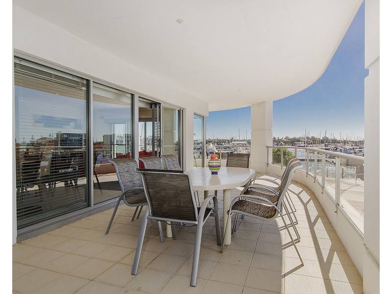 2/1 Breakwater Pde, Mandurah WA 6210