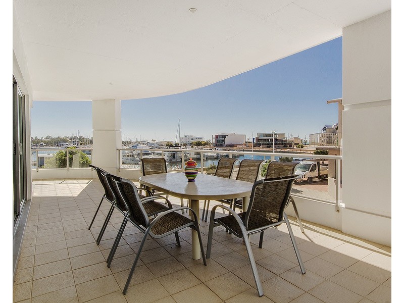 2/1 Breakwater Pde, Mandurah WA 6210