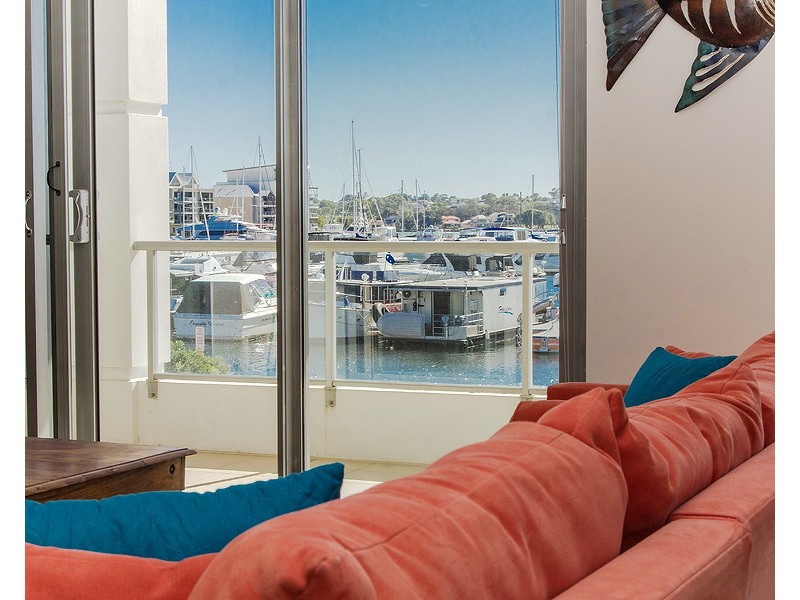 2/1 Breakwater Pde, Mandurah WA 6210