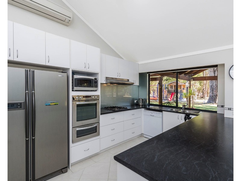 137 Watson Dr, Barragup WA 6209