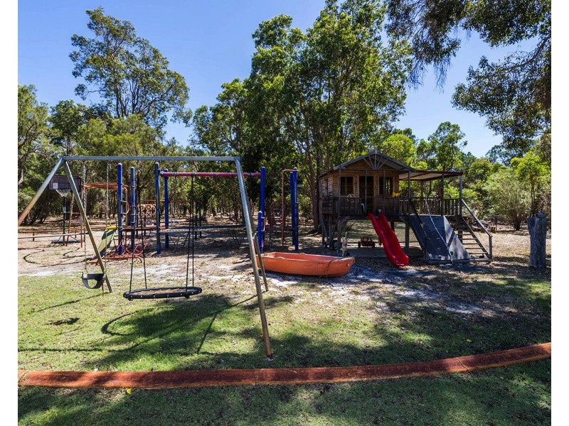 137 Watson Dr, Barragup WA 6209