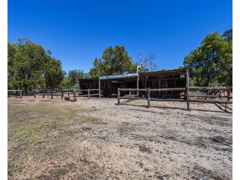 137 Watson Dr, Barragup WA 6209