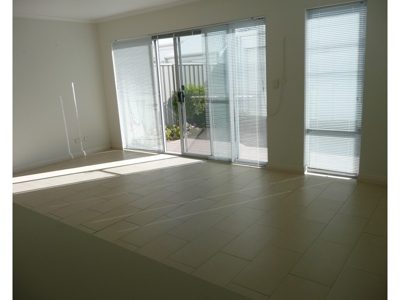 26/5 Bower Dr, Erskine WA 6210