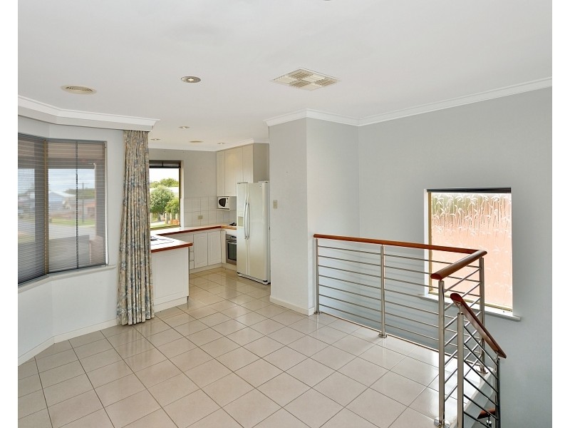 5A Adonis Rd, Silver Sands WA 6210