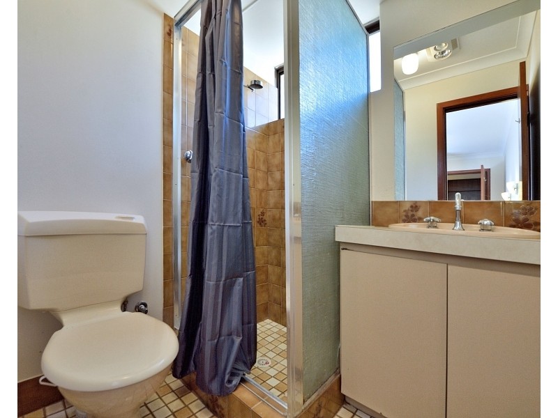5 Balmoral Pde, Halls Head WA 6210