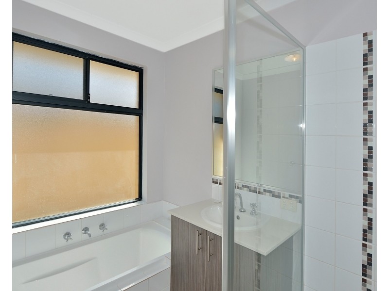 11 Menna Brce, Greenfields WA 6210
