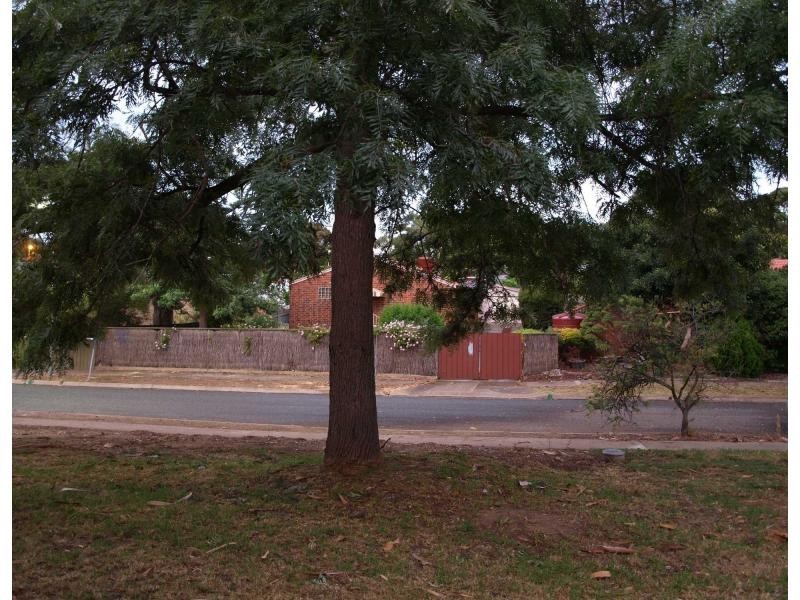 5 Paul Court, Christie Downs SA 5164