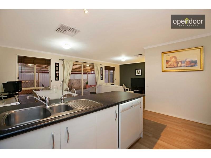 10 Berenwode Circuit, Morphett Vale SA 5162