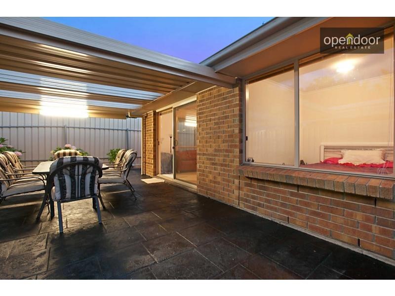 17A Dominic Crescent, Morphett Vale SA 5162