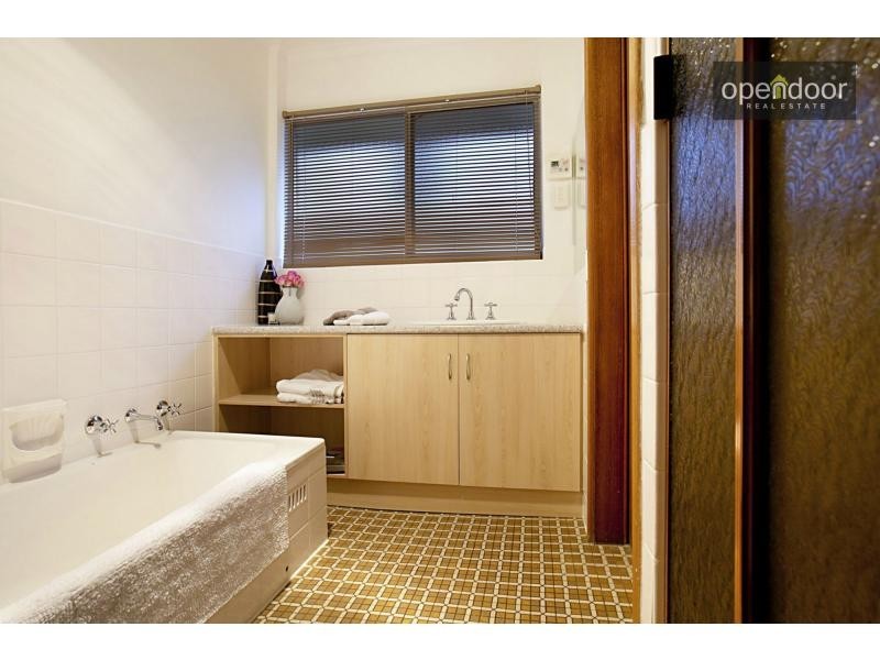 15 Janet Crescent, Morphett Vale SA 5162