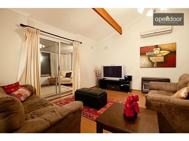 15 Janet Crescent, Morphett Vale SA 5162