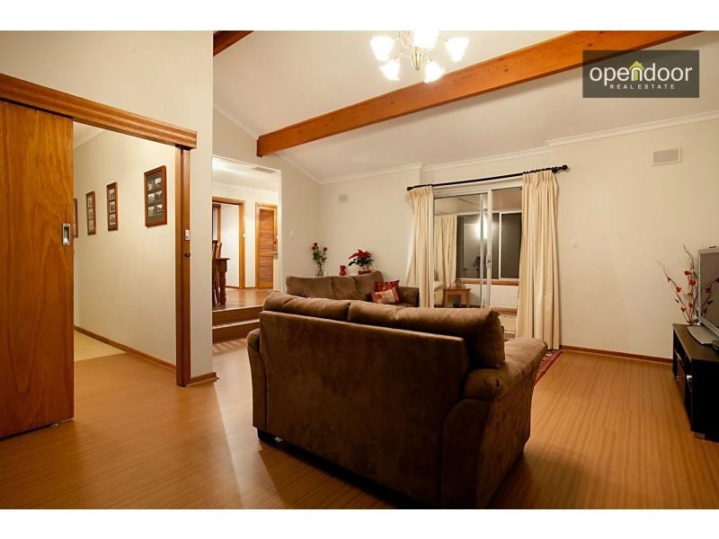15 Janet Crescent, Morphett Vale SA 5162