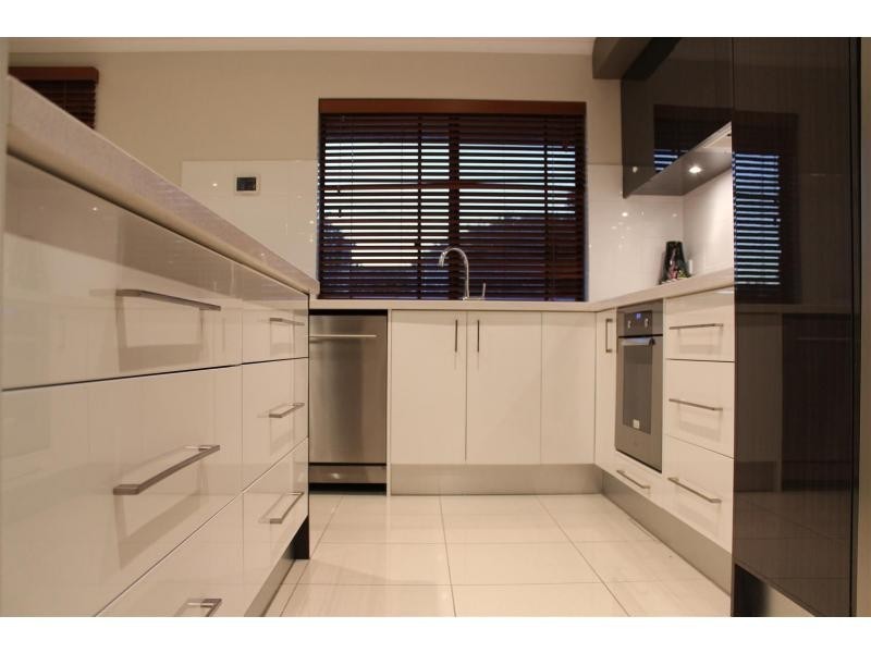 20 Warburton Drive, Woodcroft SA 5162