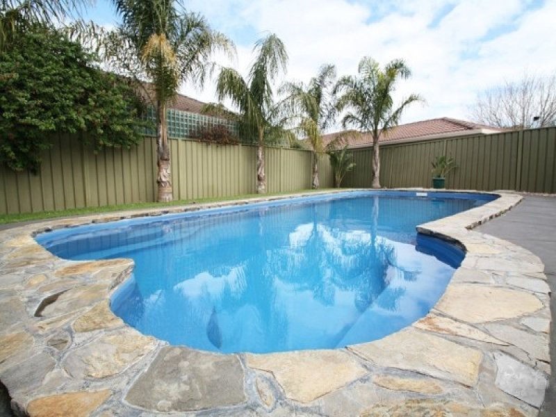 20 Warburton Drive, Woodcroft SA 5162