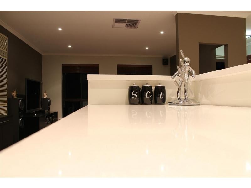 20 Warburton Drive, Woodcroft SA 5162