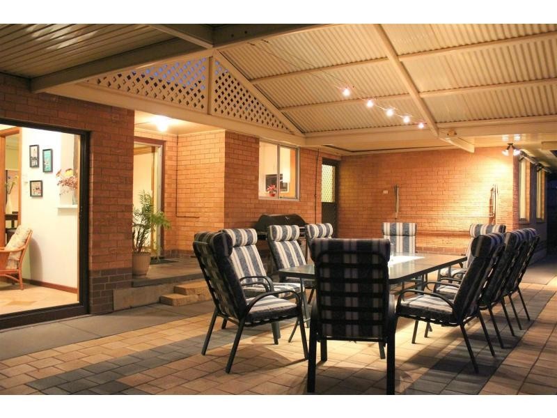 11 Janet Crescent, Morphett Vale SA 5162