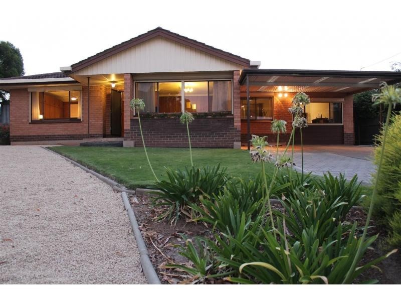 11 Janet Crescent, Morphett Vale SA 5162