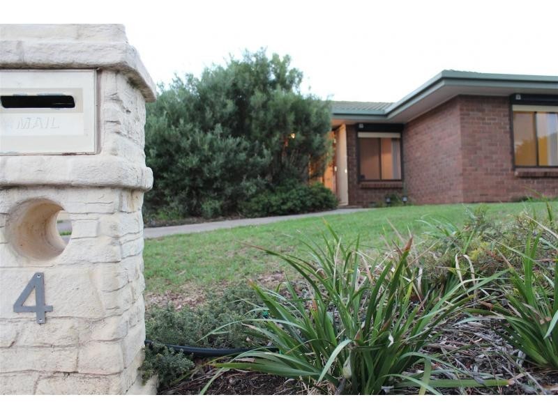 4 Charlotte Drive, Morphett Vale SA 5162