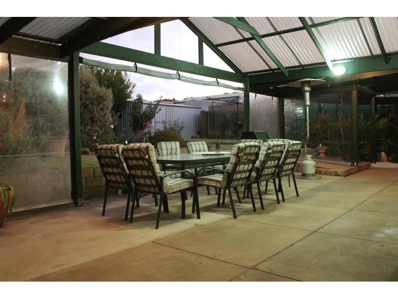 4 Charlotte Drive, Morphett Vale SA 5162