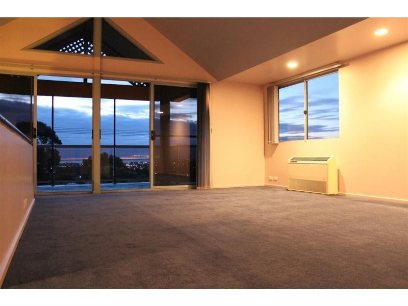 30 Lillian Street, Huntfield Heights SA 5163