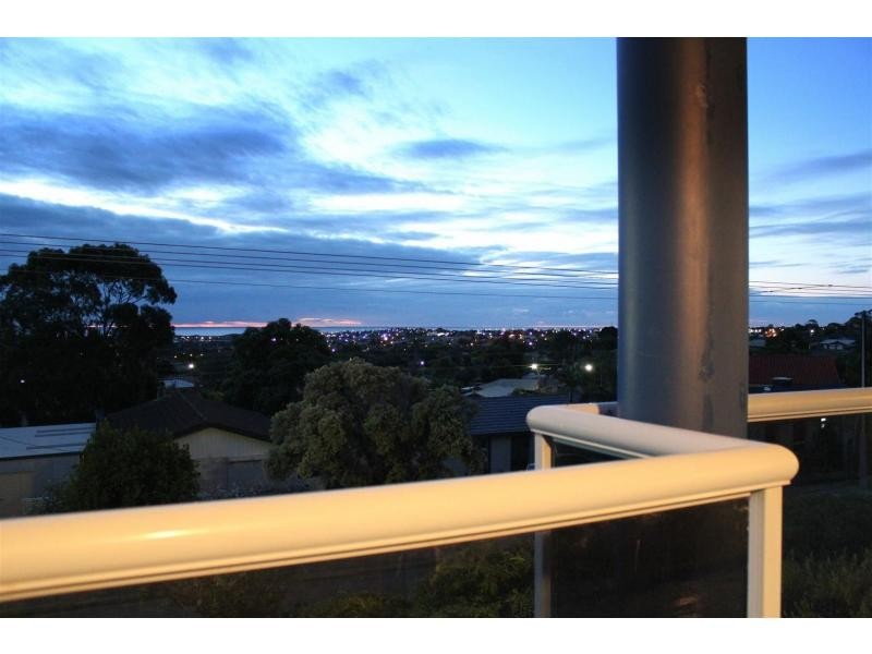 30 Lillian Street, Huntfield Heights SA 5163