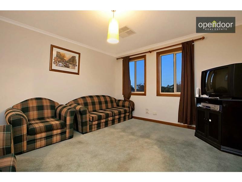 33 Trim Crescent, Old Noarlunga SA 5168