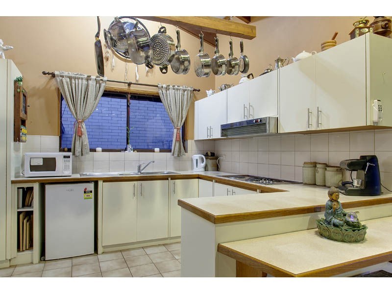 16 Beresford Avenue, Christie Downs SA 5164