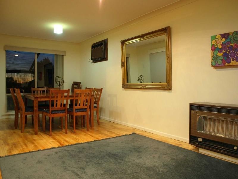 24 Desmond Road, Hackham SA 5163