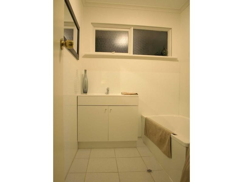 24 Desmond Road, Hackham SA 5163