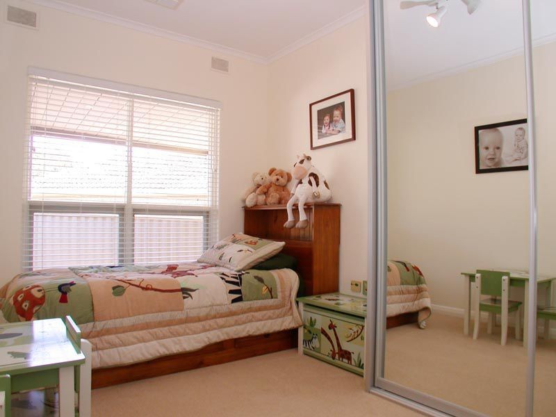 15 Roger Road, Morphett Vale SA 5162
