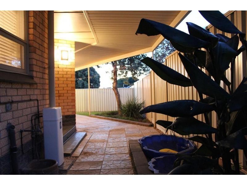 15 Roger Road, Morphett Vale SA 5162