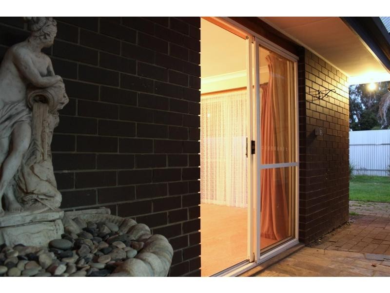 28 Freeman Avenue, Morphett Vale SA 5162