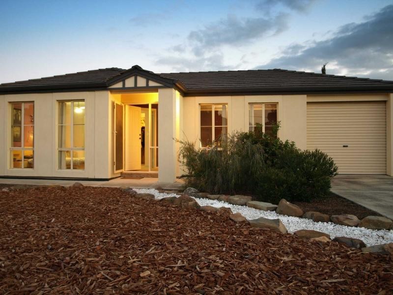 18 Jimmy Watson Drive, Woodcroft SA 5162