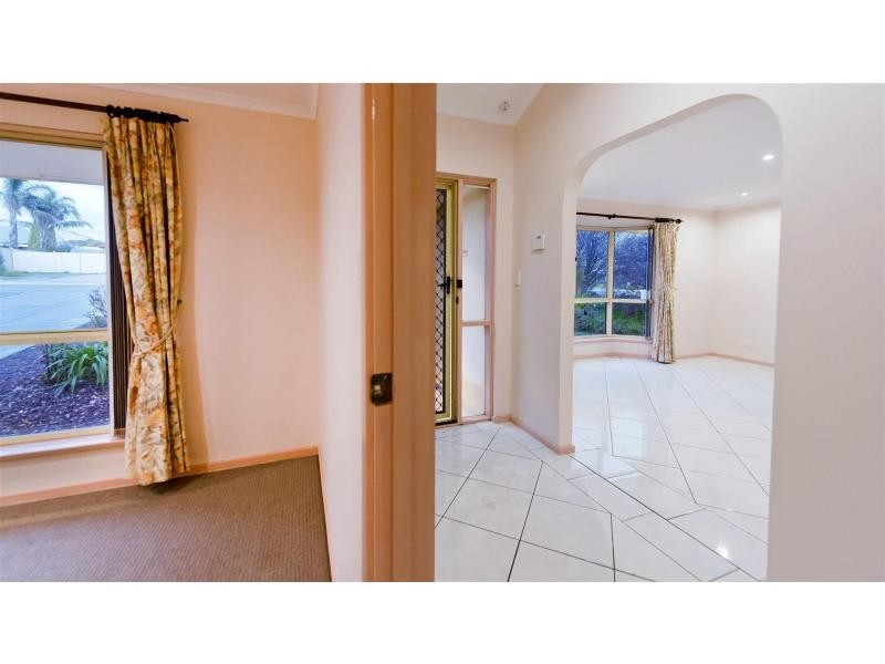 58 Investigator Drive, Woodcroft SA 5162