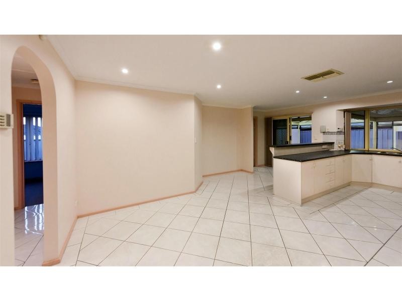 58 Investigator Drive, Woodcroft SA 5162