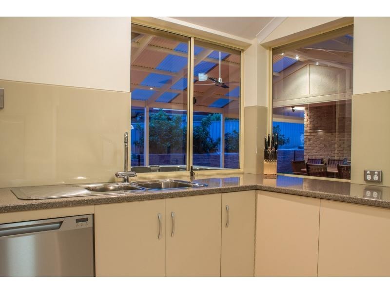 10 River Road, Port Noarlunga SA 5167