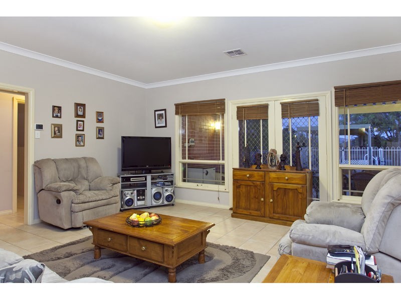 16 Ardross Crescent, Morphett Vale SA 5162