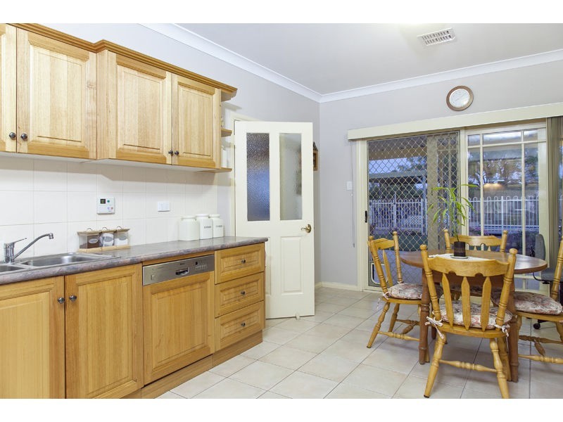 16 Ardross Crescent, Morphett Vale SA 5162