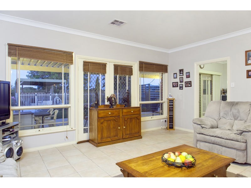 16 Ardross Crescent, Morphett Vale SA 5162