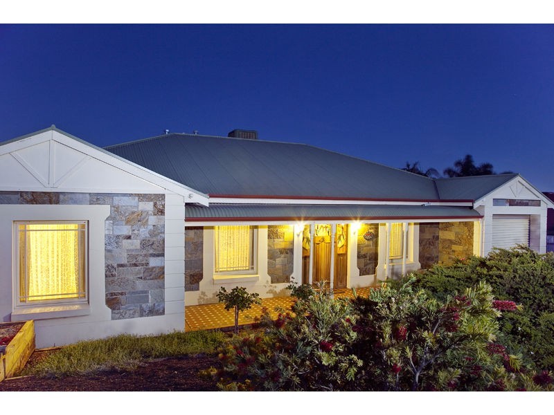 16 Ardross Crescent, Morphett Vale SA 5162