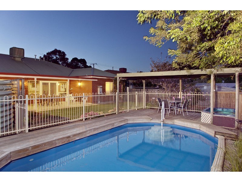 16 Ardross Crescent, Morphett Vale SA 5162