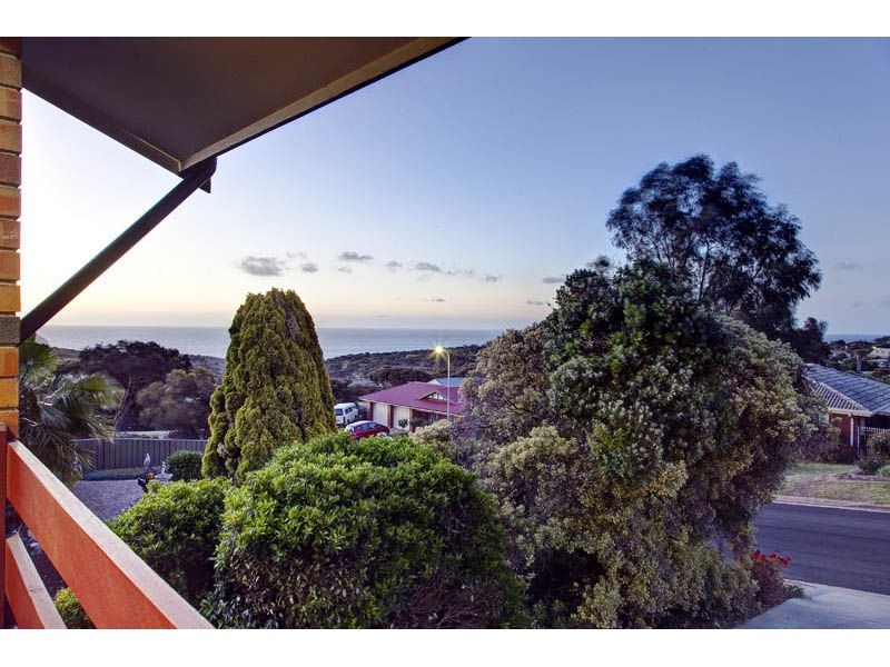 5 Manoora Drive, Hallett Cove SA 5158
