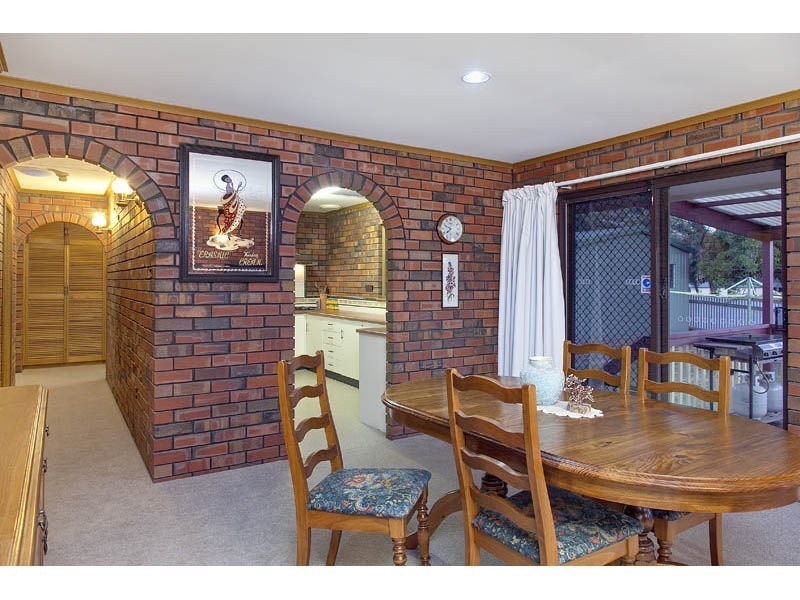 5 Manoora Drive, Hallett Cove SA 5158